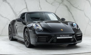 Porsche 911 Targa (992) 50 Years Porsche Design Edition 12