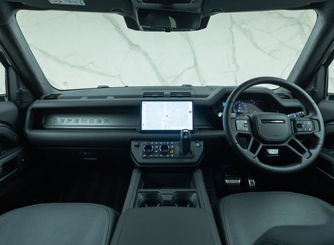 Land Rover Defender 110 OCTA 21