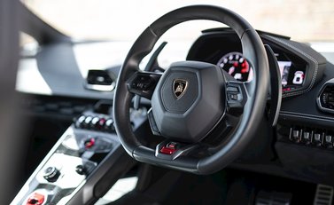 Lamborghini Huracan LP610-4 11