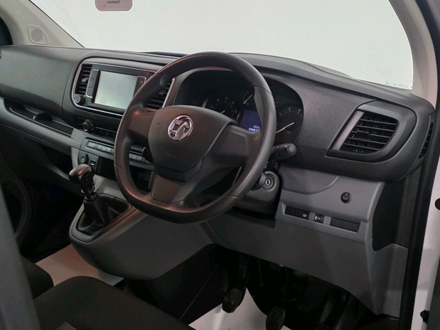 Vauxhall Vivaro VIVARO L2 DIESEL 2900 1.5d 100PS Dynamic H1 Van 15
