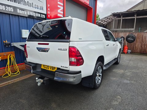 Toyota Hilux INVINCIBLE 4WD D-4D DCB AUTO 8