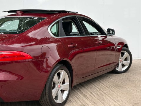Jaguar XF 2.0 XF Portfolio D AWD Auto 4WD 4dr 31