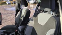 Ford Focus 1.6 Zetec Navigator Hatchback 5dr Petrol Powershift Euro 5 (125 ps) 37