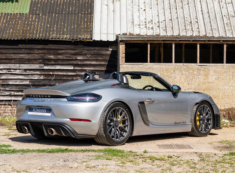 Porsche 718 SPYDER RS 4