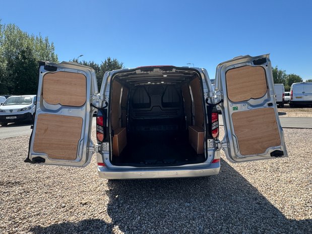 Ford Transit Custom AUTO LWB [SOLD MM] L2H1 Limited 320 Air Con Alloys Camera Sensors EURO 6 8