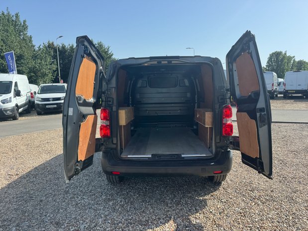Peugeot Expert MWB L2H1 [SOLD CR] Low Roof 3100 Air Con Sensors EURO 6 8