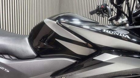 Honda CBF125 CBF125 2012 ONLY 6K MOT SERVICED ICONIC LEARNER BIKE 125CC 15