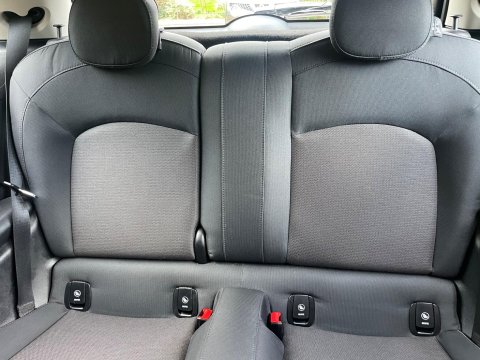 Mini Hatch 1.5 Cooper Hatchback 3dr Petrol Auto Euro 6 (s/s) (136 ps) 31