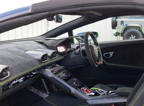 Lamborghini Huracan Spyder LP640-4 Performante 16