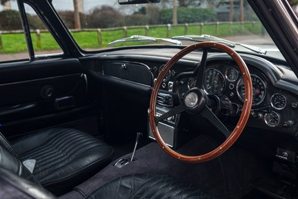 Aston Martin DB6 Mark II 16