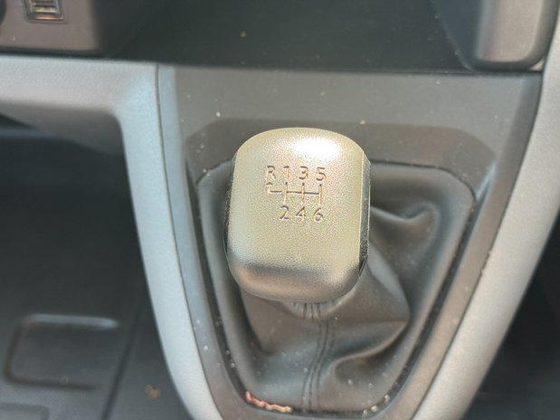 Vauxhall Vivaro SWB L1H1 Low Roof 3100 Air Con Sensors EURO 6 NO V 34