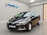 Toyota Auris 1.8 VVT-h Business Edition Touring Sports CVT Euro 6 (s/s) 5dr (Safety Sens 6