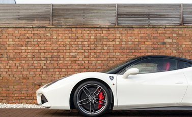 Ferrari 488 GTB 32