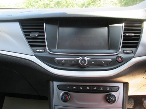Vauxhall Astra 1.5 Turbo D Business Edition Nav Sports Tourer Euro 6 (s/s) 5dr 23