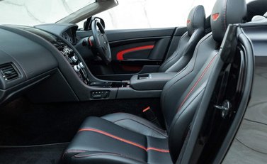 Aston Martin V12 Vantage S Roadster 14