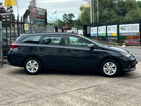 Toyota Auris VVT-I ACTIVE TOURING SPORTS 15