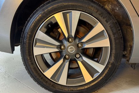 Nissan LEAF 30kWh Tekna Hatchback 5dr Electric Auto (109 bhp) 49