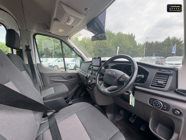 Ford Transit Minibus XLWB L4H3 High Roof 17 Seats Camera Trend SELECT 28