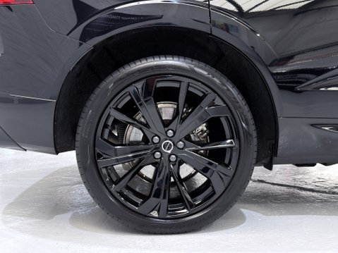 Volvo XC60 B5 ULTRA BLACK EDITION AWD 32