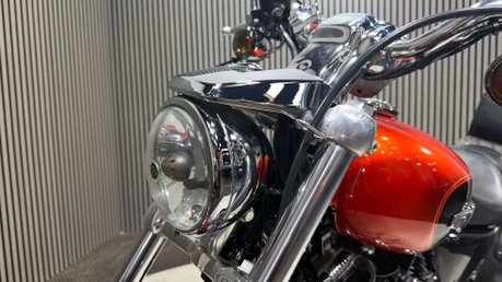 Harley-Davidson Sportster 1200 XL1200C 2011 ONLY 7K NEW MOT CUSTOM CRUISER BIKE 29