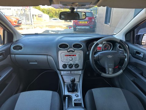 Ford Focus 1.6 Focus Zetec 100 5dr 15