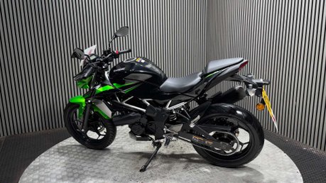 Kawasaki Z 2023 125CC NAKED BIKE MOT 10/27 WARRANTY SERVICED 1 OWNER 6