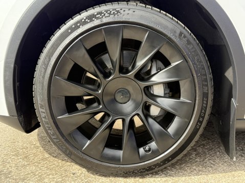 Tesla Model Y (Dual Motor) Long Range SUV 5dr Electric Auto 4WDE (384 bhp) 17