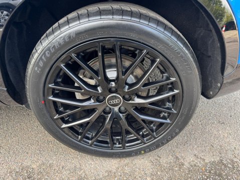 Audi Q3 1.4 TFSI CoD Black Edition SUV 5dr Petrol Manual Euro 6 (s/s) (150 ps) 39