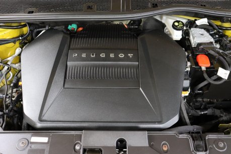 Peugeot e-208 GT PREMIUM 46