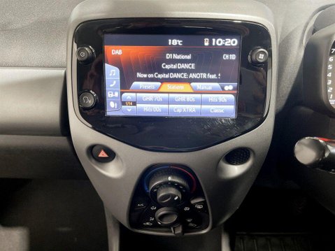Toyota Aygo 1.0 VVT-i x-play Hatchback 5dr Petrol Manual Euro 6 (s/s) (71 ps) 17