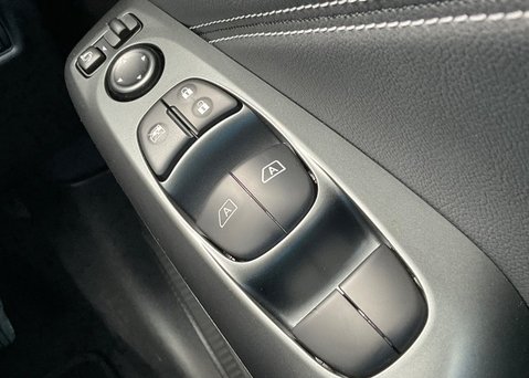 Nissan Juke DIG-T N-CONNECTA 6