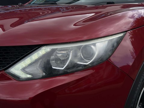 Nissan Qashqai 1.2 DIG-T N-Connecta SUV 5dr Petrol Manual 2WD Euro 6 (s/s) (115 ps) 14