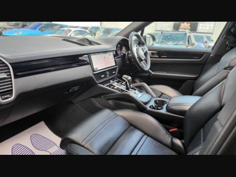 Porsche Cayenne V6 11