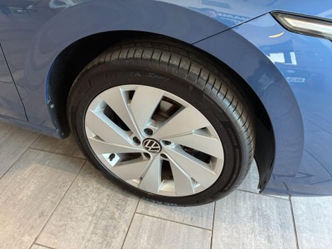 Volkswagen Golf 1.5 eTSI MHEV Style DSG Euro 6 (s/s) 5dr 19