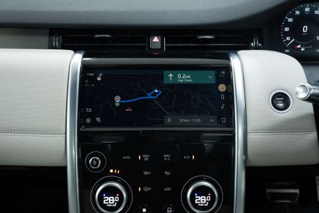 Land Rover Discovery Sport 1.5 Discovery Sport R-Dynamic SE P300e Auto 4WD 5dr 17