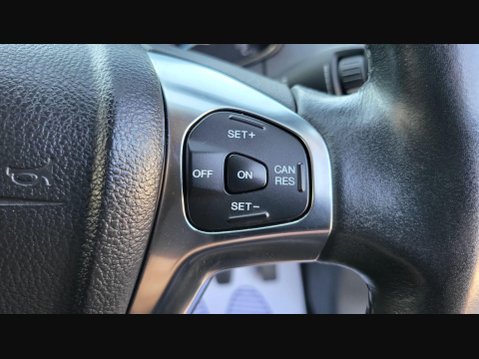 Ford Ecosport TITANIUM 18