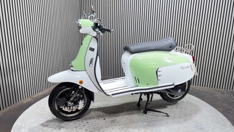 Royal Alloy GT 2020 ONLY 1K 1 OWNER SCOOTER LONG MOT MODERN RETRO 125CC 12