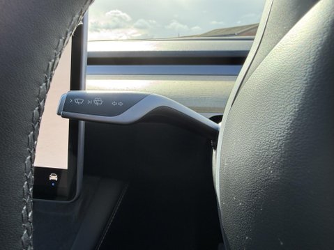 Tesla Model Y (Dual Motor) Long Range SUV 5dr Electric Auto 4WDE (384 bhp) 37