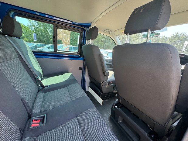 Volkswagen Transporter Crew Cab AUTO SWB L1H1 Low Roof T32 Highline 204ps 4motion Air Con Alloys E 17