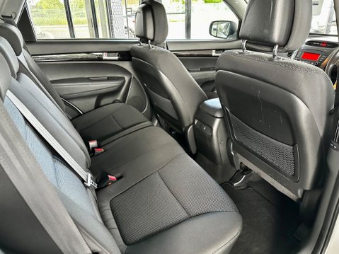 Kia Sorento 2.2 CRDi KX-1 AWD Euro 5 5dr 24