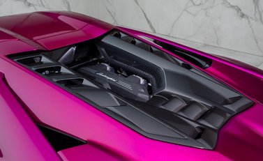 Lamborghini Revuelto 36