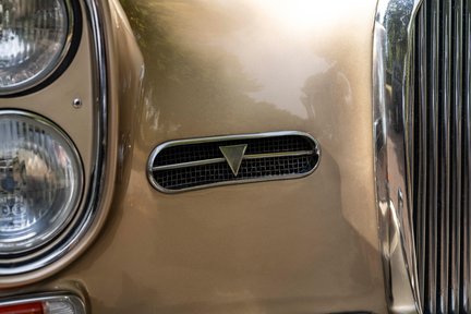 Alvis TE21 DHC 9