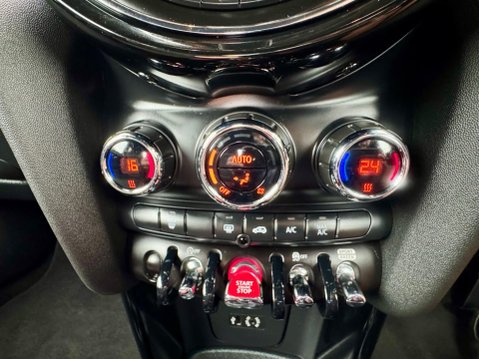 Mini Hatch 2.0 John Cooper Works Auto Euro 6 (s/s) 3dr 41