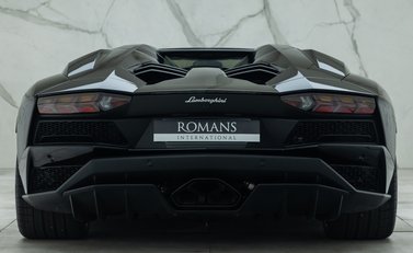 Lamborghini Aventador S LP 740-4 ROADSTER 12
