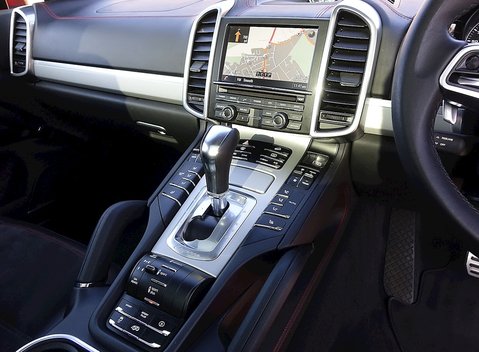 Porsche Cayenne GTS 5