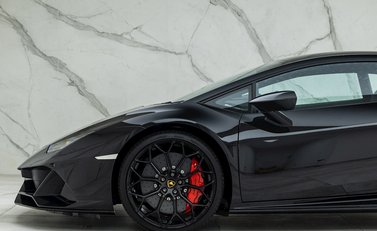 Lamborghini Huracan LP640-4 EVO 28