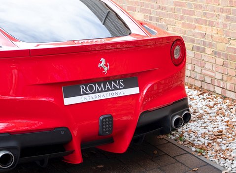 Ferrari F12 Berlinetta 23