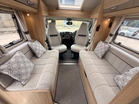 Elddis Autoquest BLUE HDI 335 L3 C/C TLL 8