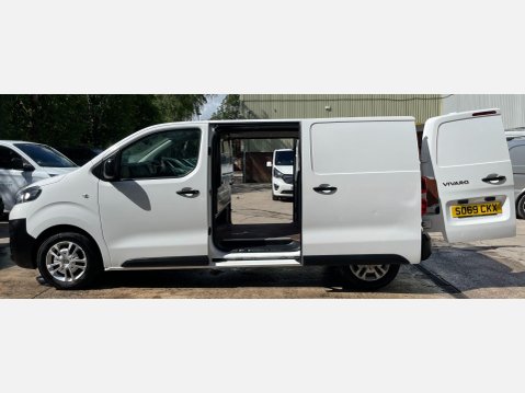 Vauxhall Vivaro 1.5 Turbo D 2700 Dynamic Panel Van 6dr Diesel Manual L1 H1 Euro 6 (s/s) (10 17