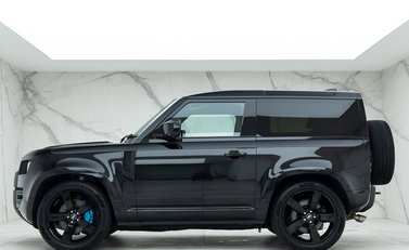 Land Rover Defender 90 V8 Bond Edition 2